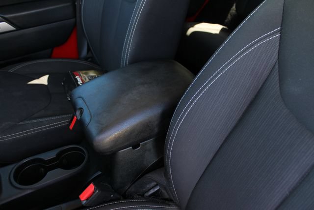 Used 2018 Jeep Wrangler Unlimited Sahara AWD/4WD image 19