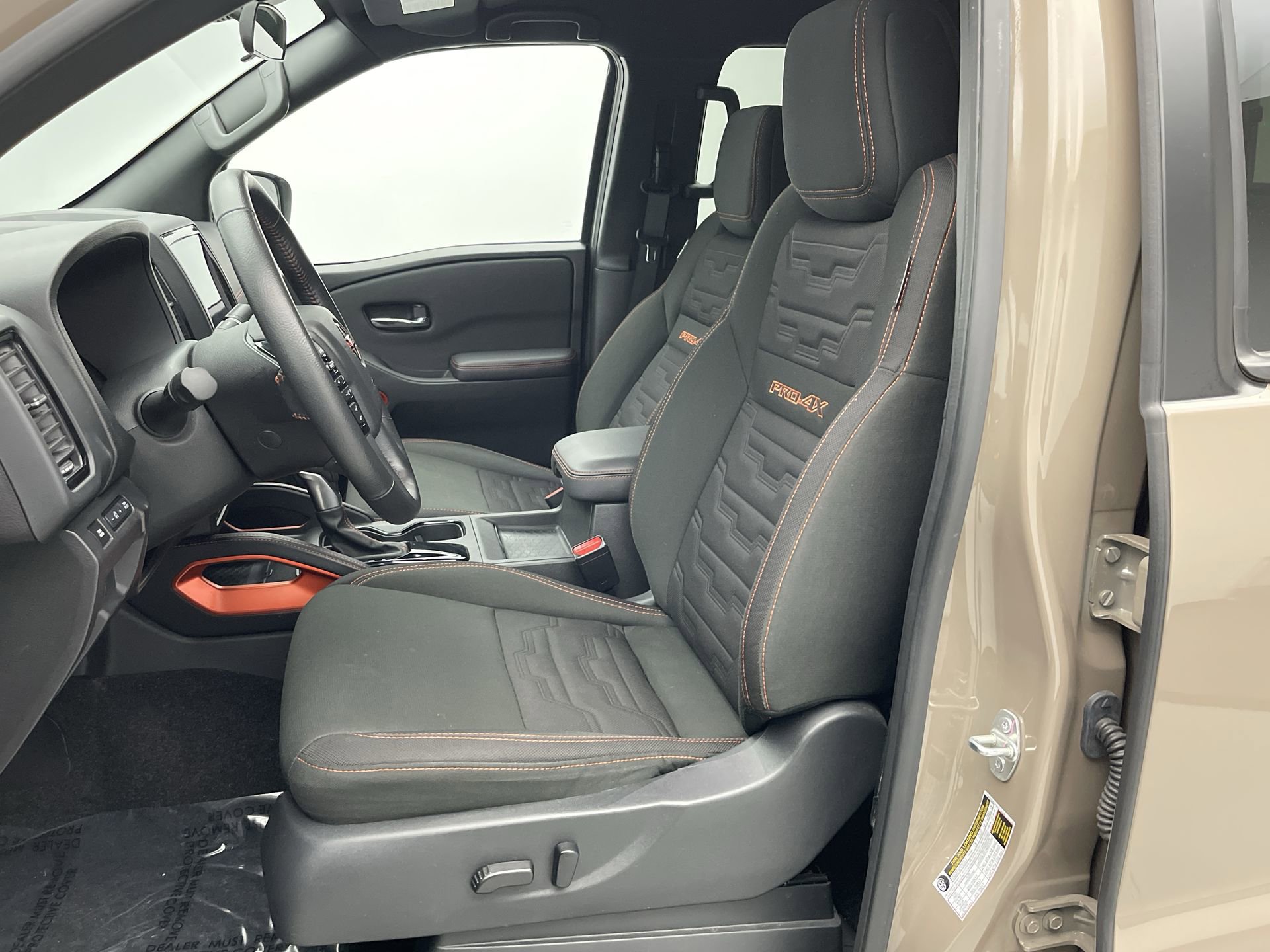 Used 2024 Nissan Frontier PRO-4X w/ Technology Package AWD/4WD image 10