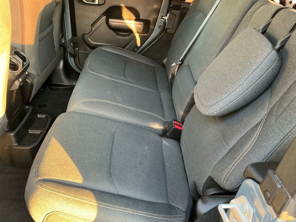 Used 2024 Jeep Wrangler Unlimited w/ Convenience Group image 15