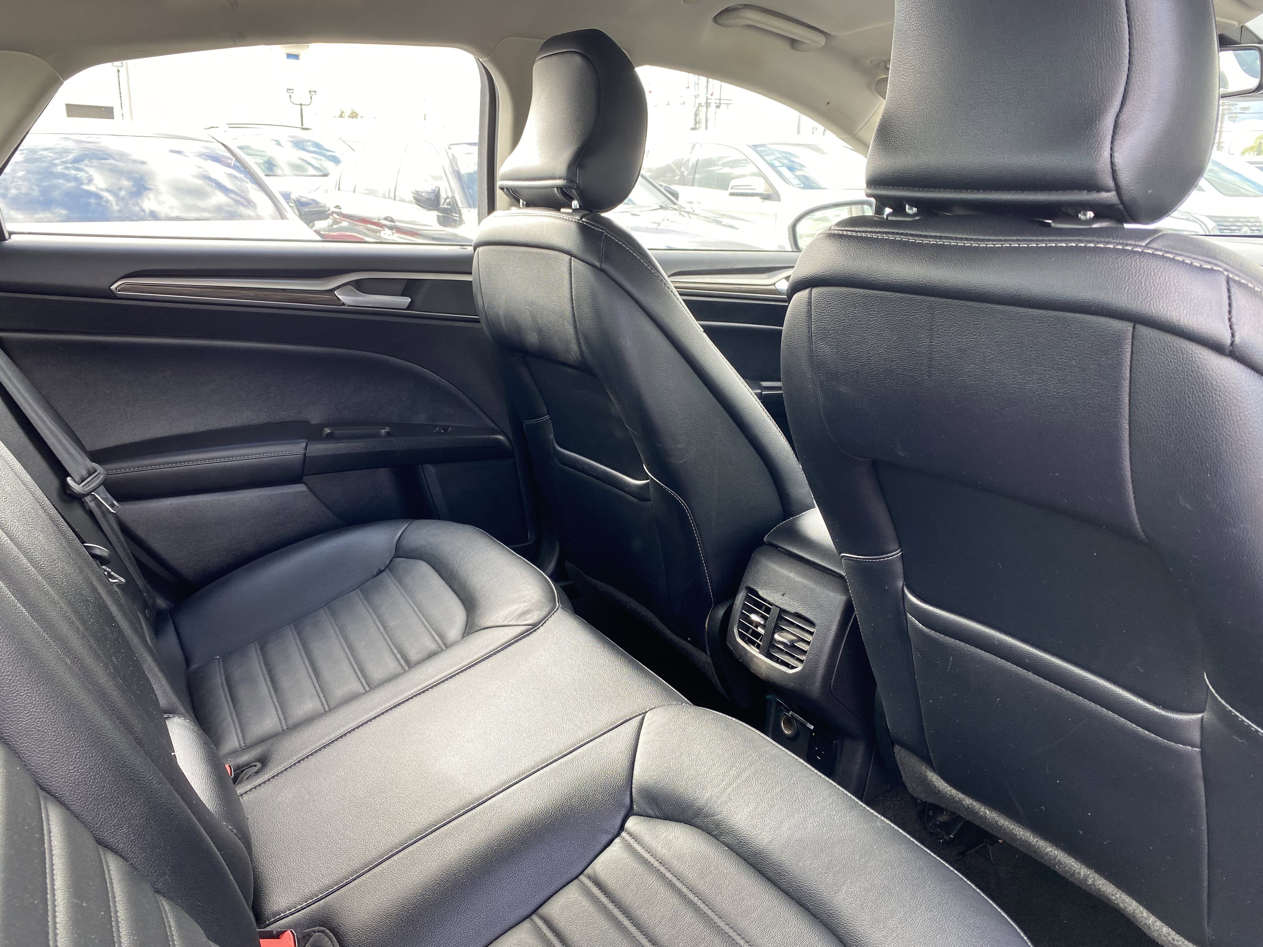 Used 2018 Ford Fusion SE w/ Equipment Group 602A image 22