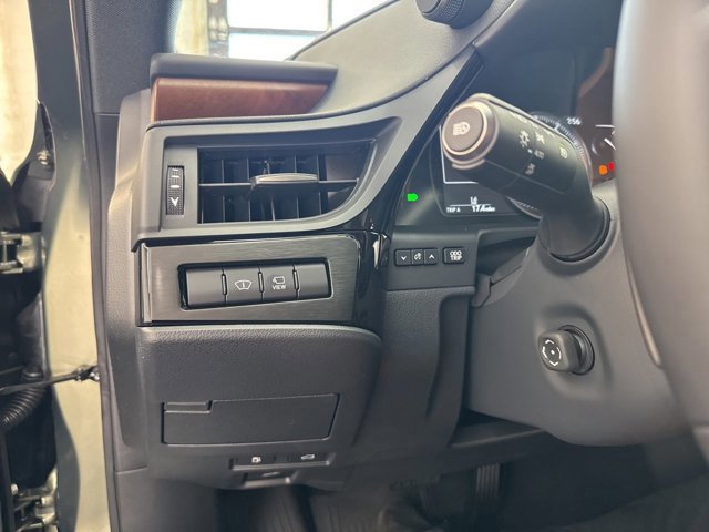 New 2025 Lexus ES 350 Ultra Luxury image 33