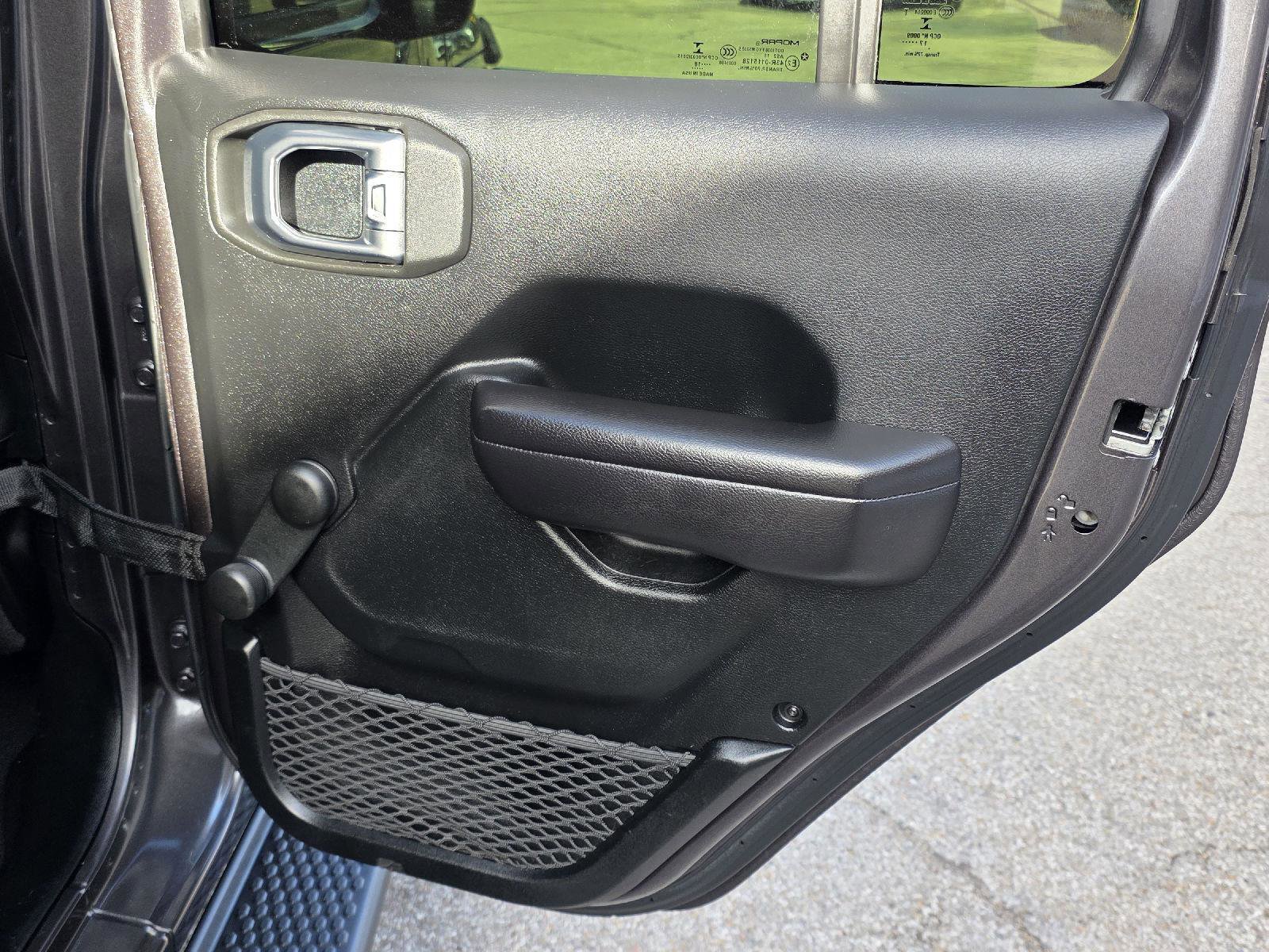 Used 2018 Jeep Wrangler Unlimited Sport image 31