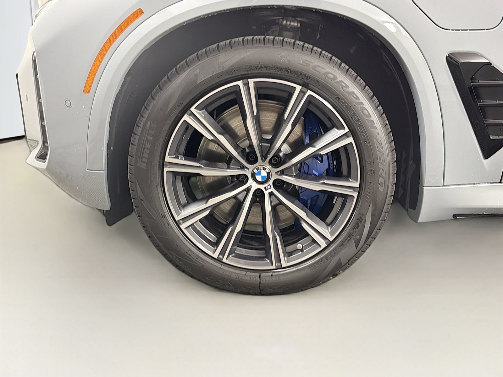 New 2026 BMW X5 xDrive50e w/ M Sport Package AWD/4WD image 33