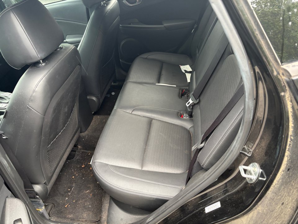 Used 2021 Hyundai Kona Limited FWD image 34