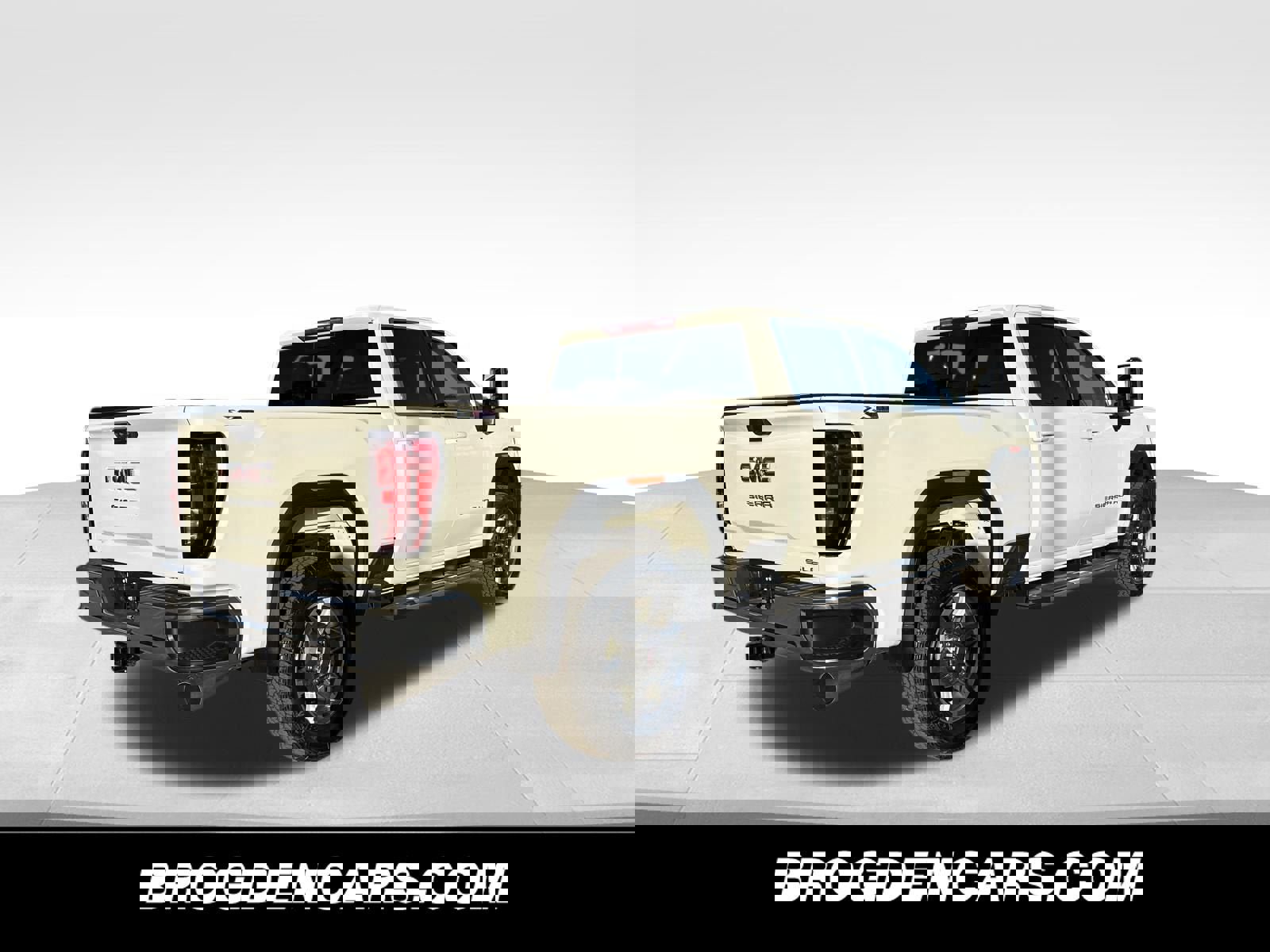 New 2026 GMC Sierra 2500 SLE image 3