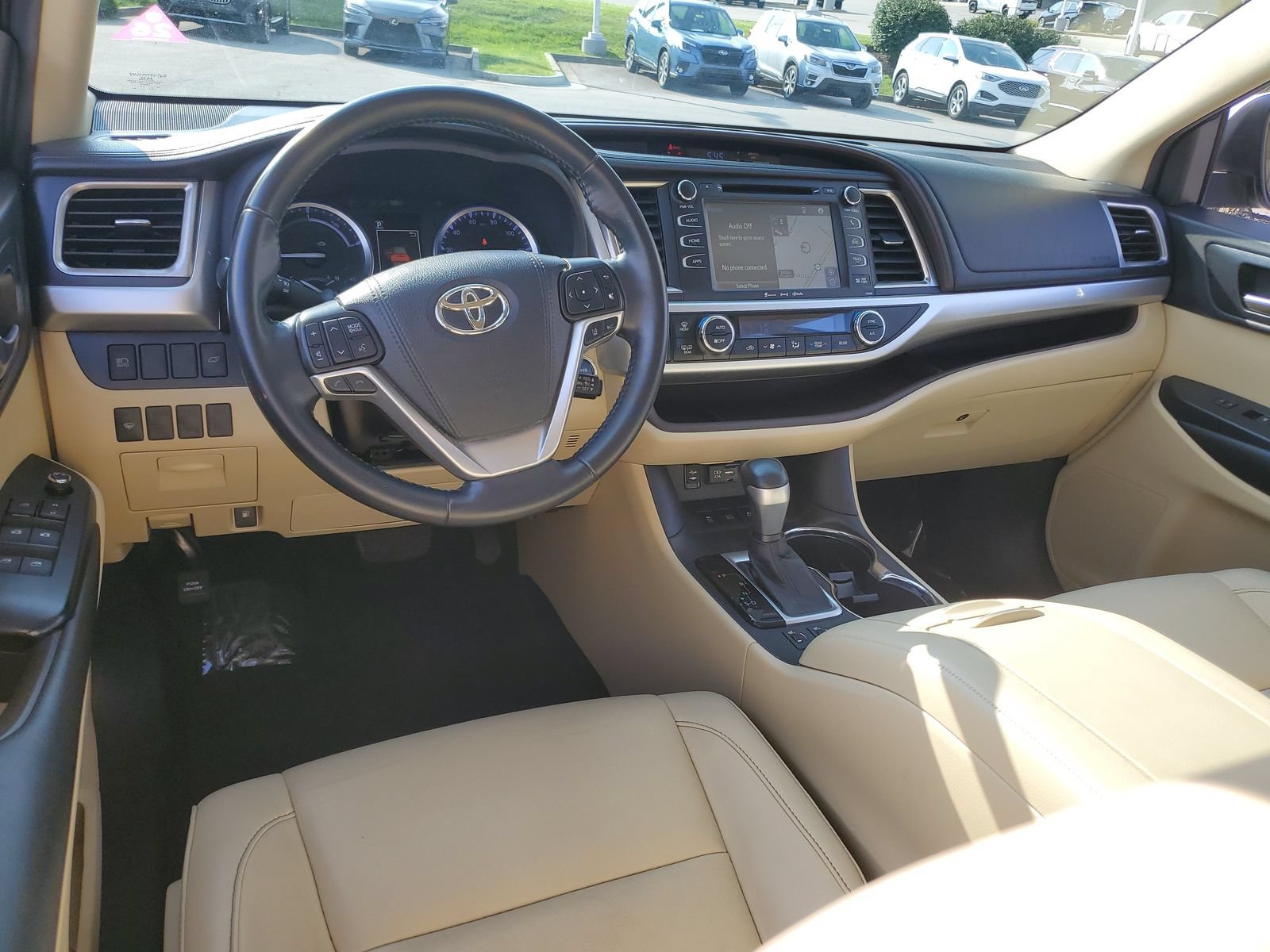 Used 2019 Toyota Highlander XLE AWD/4WD image 9