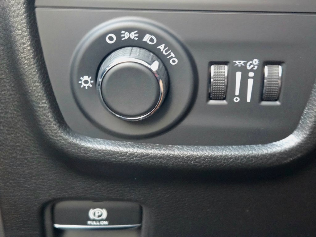 New 2027 Jeep Grand Cherokee Altitude AWD/4WD image 34