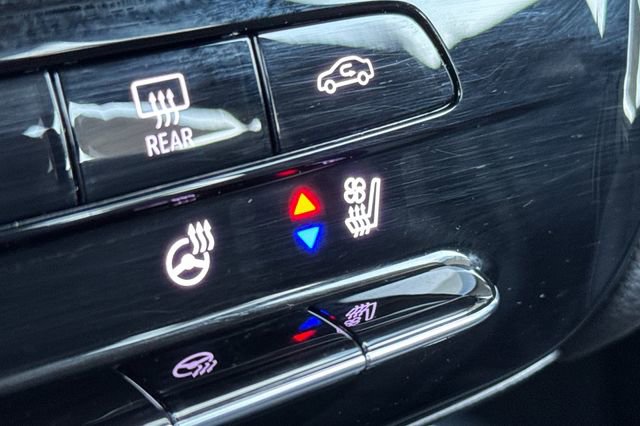 Used 2023 Chevrolet Bolt EUV Premier image 30