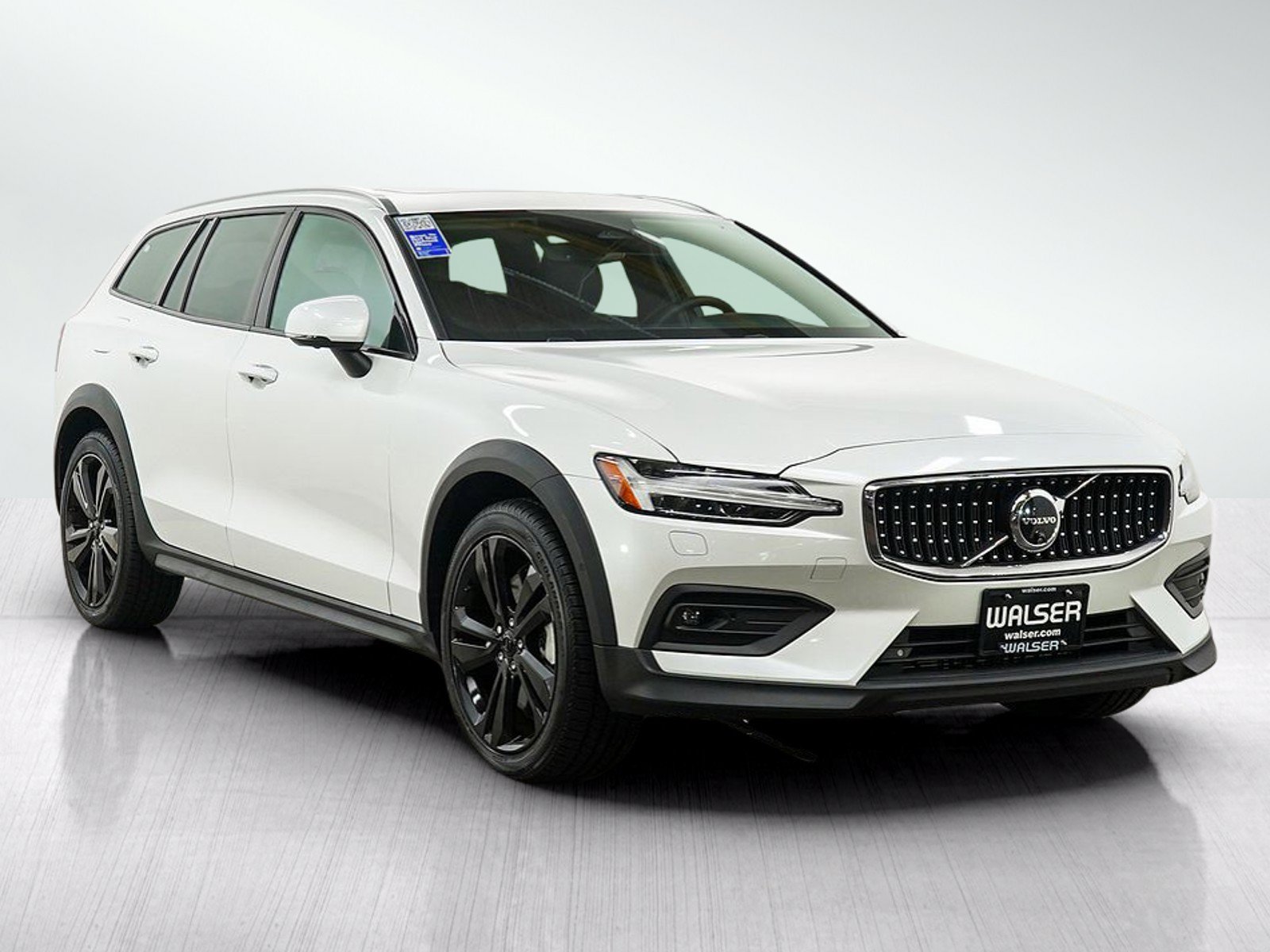 Used 2025 Volvo V60 B5 Cross Country Plus AWD/4WD image 7
