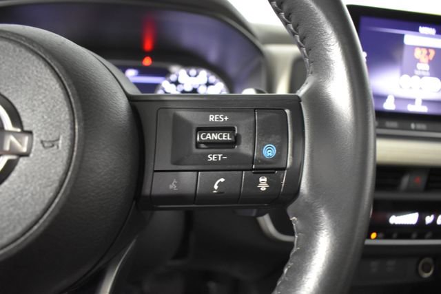 Certified 2024 Nissan Rogue SV w/ SV Premium Package AWD/4WD image 17
