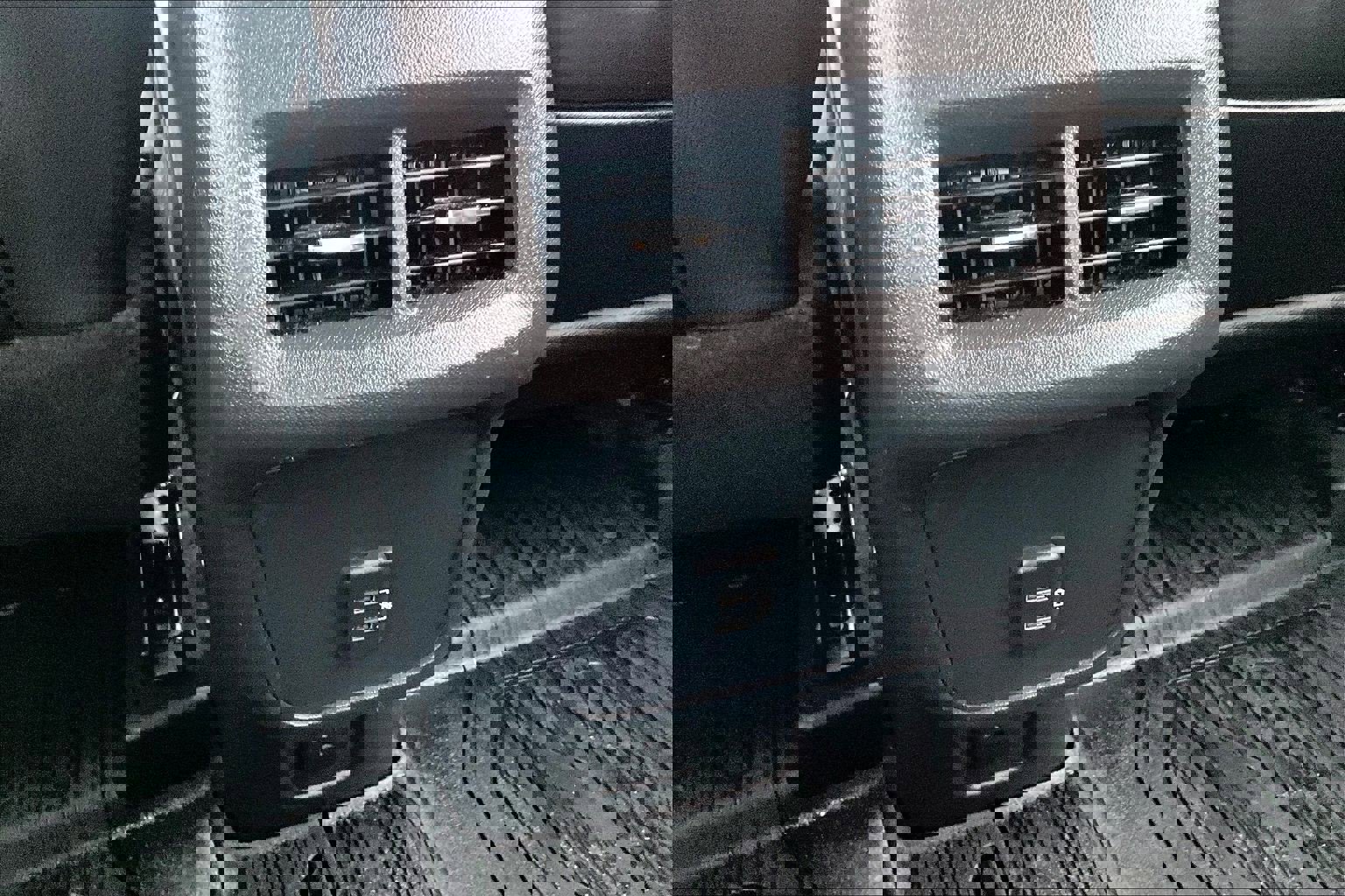 Used 2020 GMC Terrain Denali w/ LPO, Floor Liner Package image 31