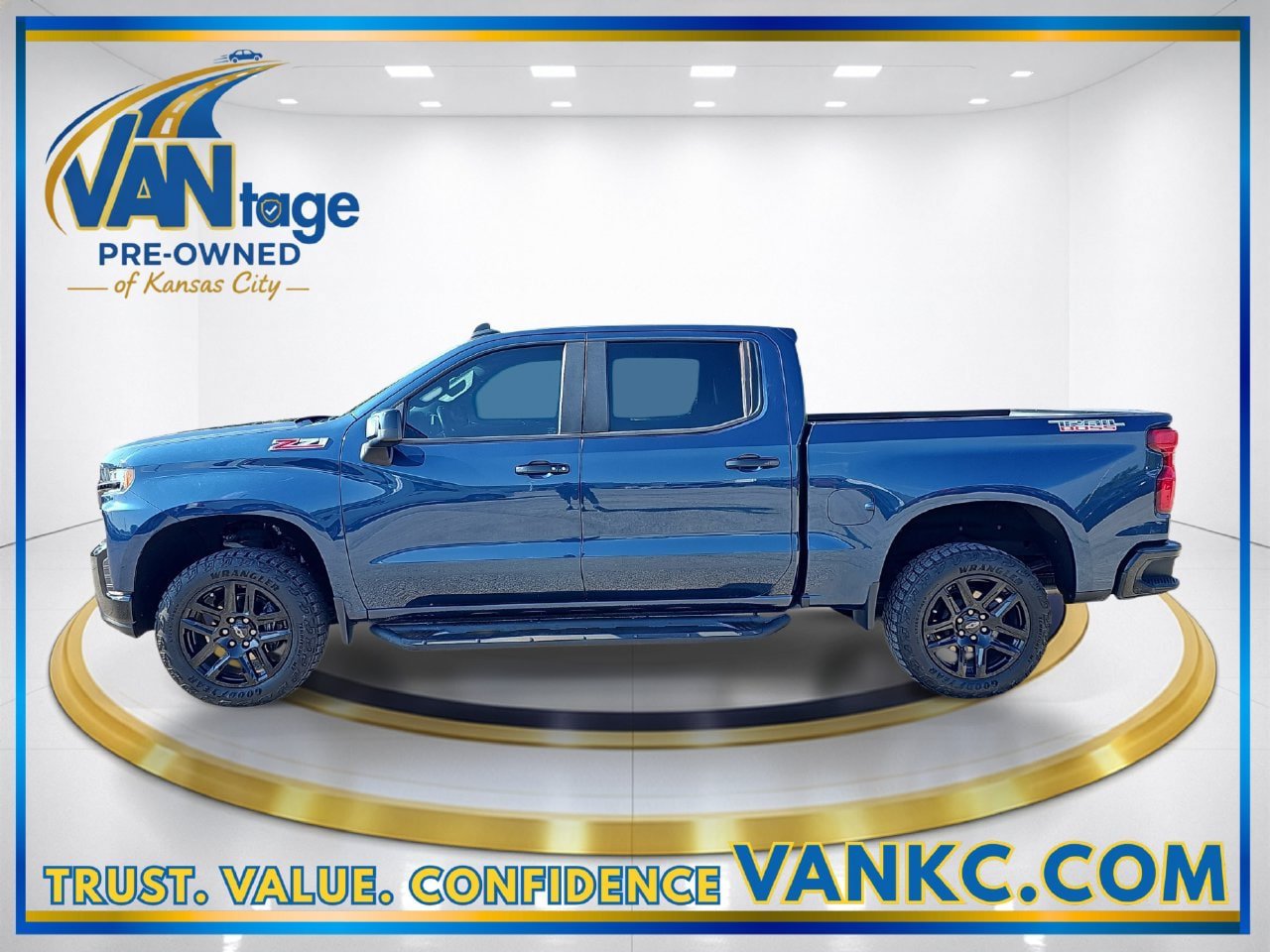 Used 2021 Chevrolet Silverado 1500 LT Trail Boss w/ Bed Protection Package AWD/4WD image 10