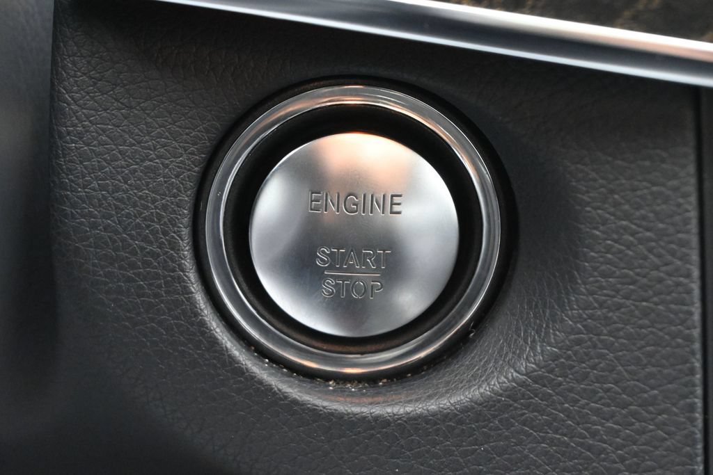 Used 2014 Mercedes-Benz E 250 BlueTEC Sedan image 7