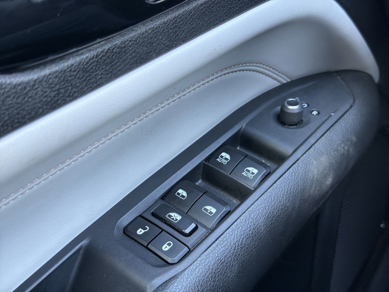 Used 2024 Jeep Compass Limited AWD/4WD image 11