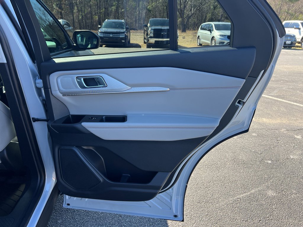 Used 2026 Ford Explorer Active w/ Active Comfort Package image 27