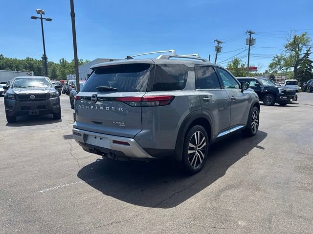 Used 2024 Nissan Pathfinder Platinum AWD/4WD image 2