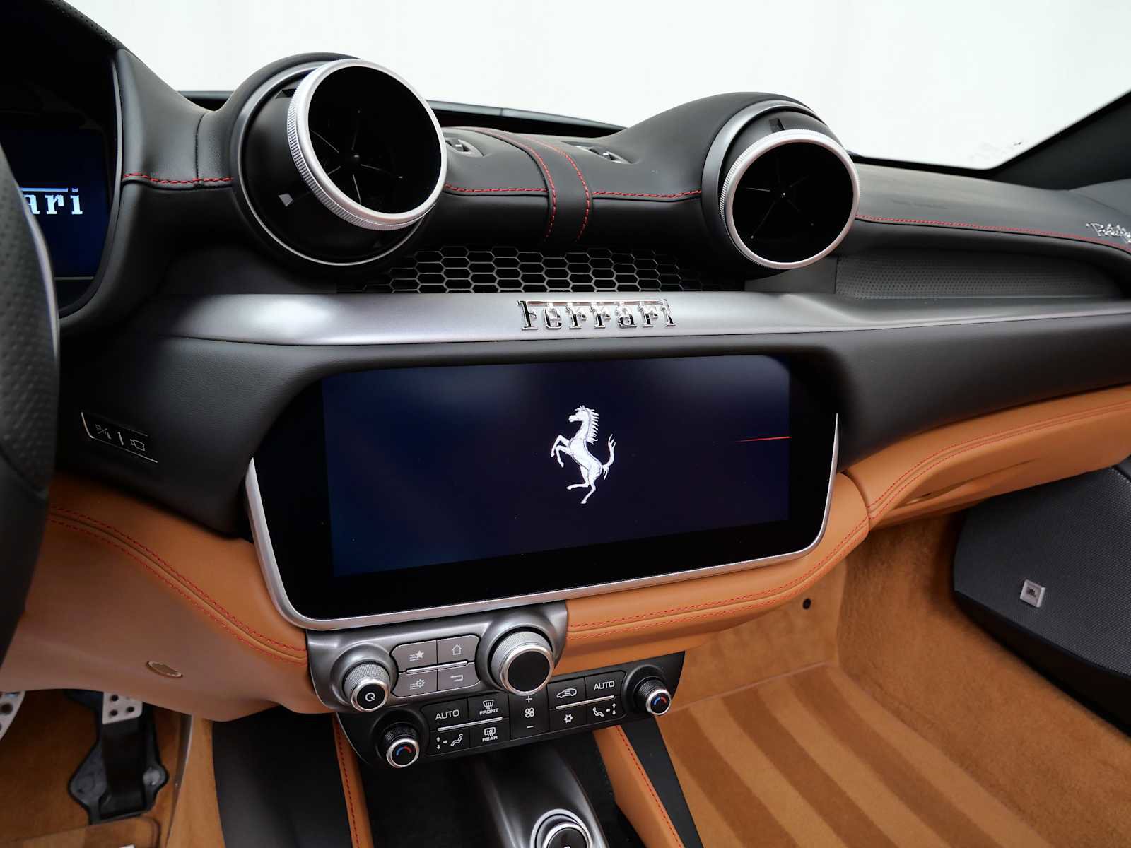 Certified 2022 Ferrari Portofino M image 24