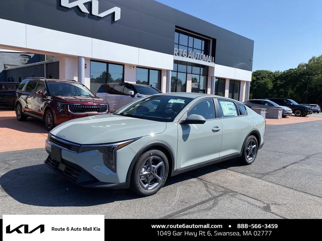 New 2026 Kia K4 FWD image 1