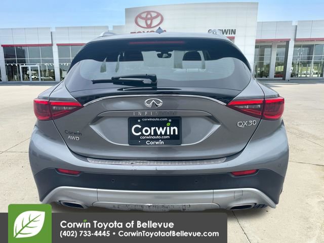 Used 2017 INFINITI QX30 Premium w/ Navigation Package AWD/4WD image 4