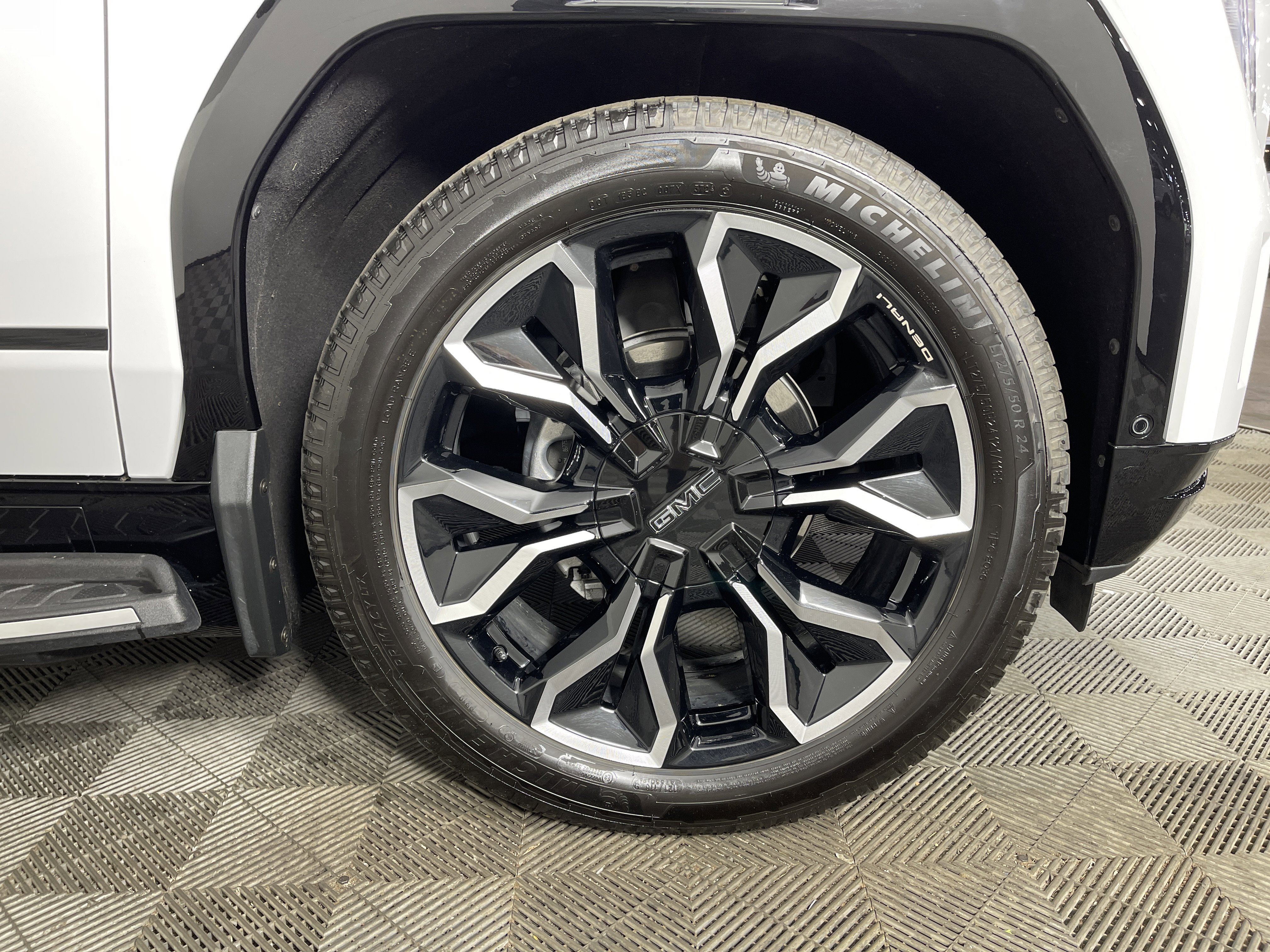 New 2025 GMC Sierra EV Denali image 11