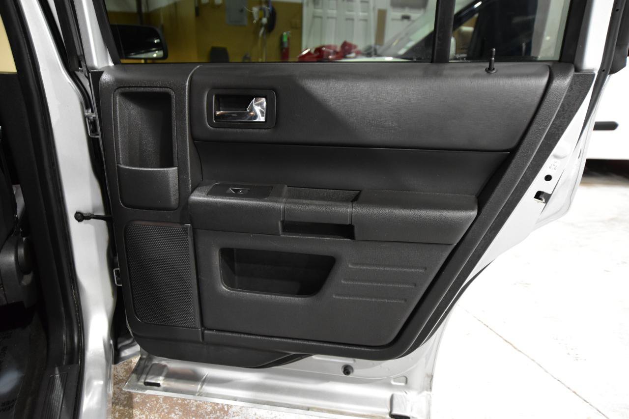 Used 2018 Ford Flex SE FWD image 29