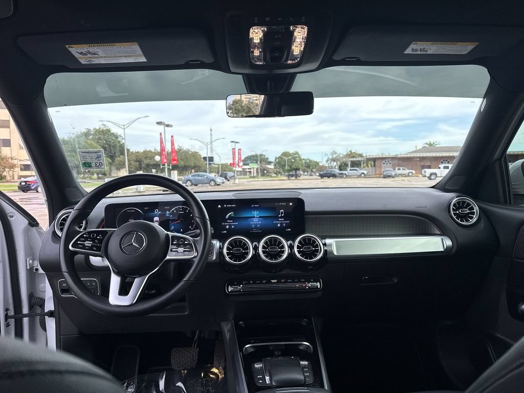 Used 2023 Mercedes-Benz GLB 250 w/ Premium Package image 30