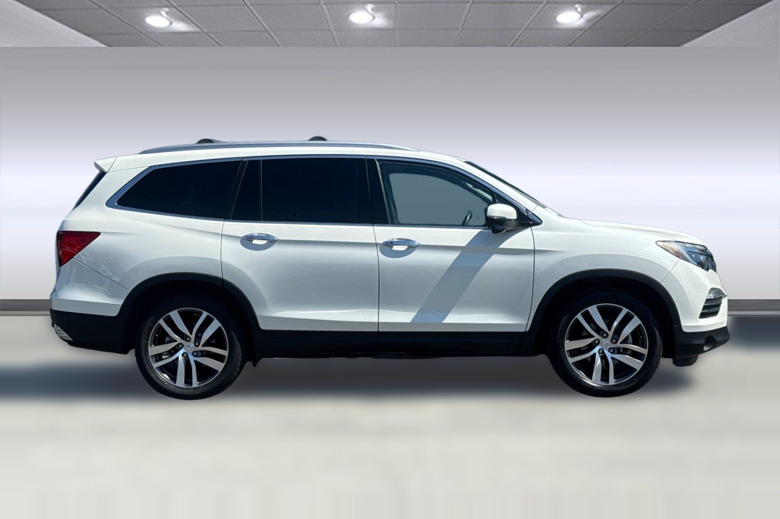 Used 2017 Honda Pilot Touring image 7