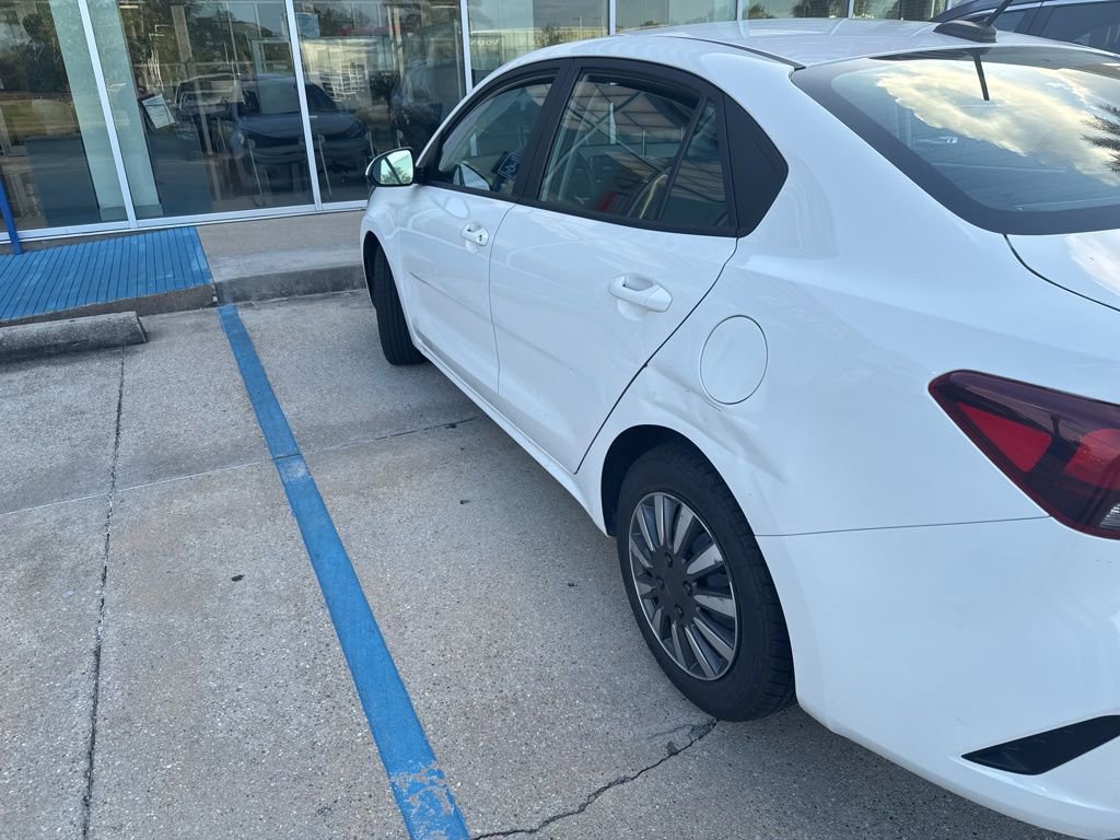 Used 2023 Kia Rio S image 2