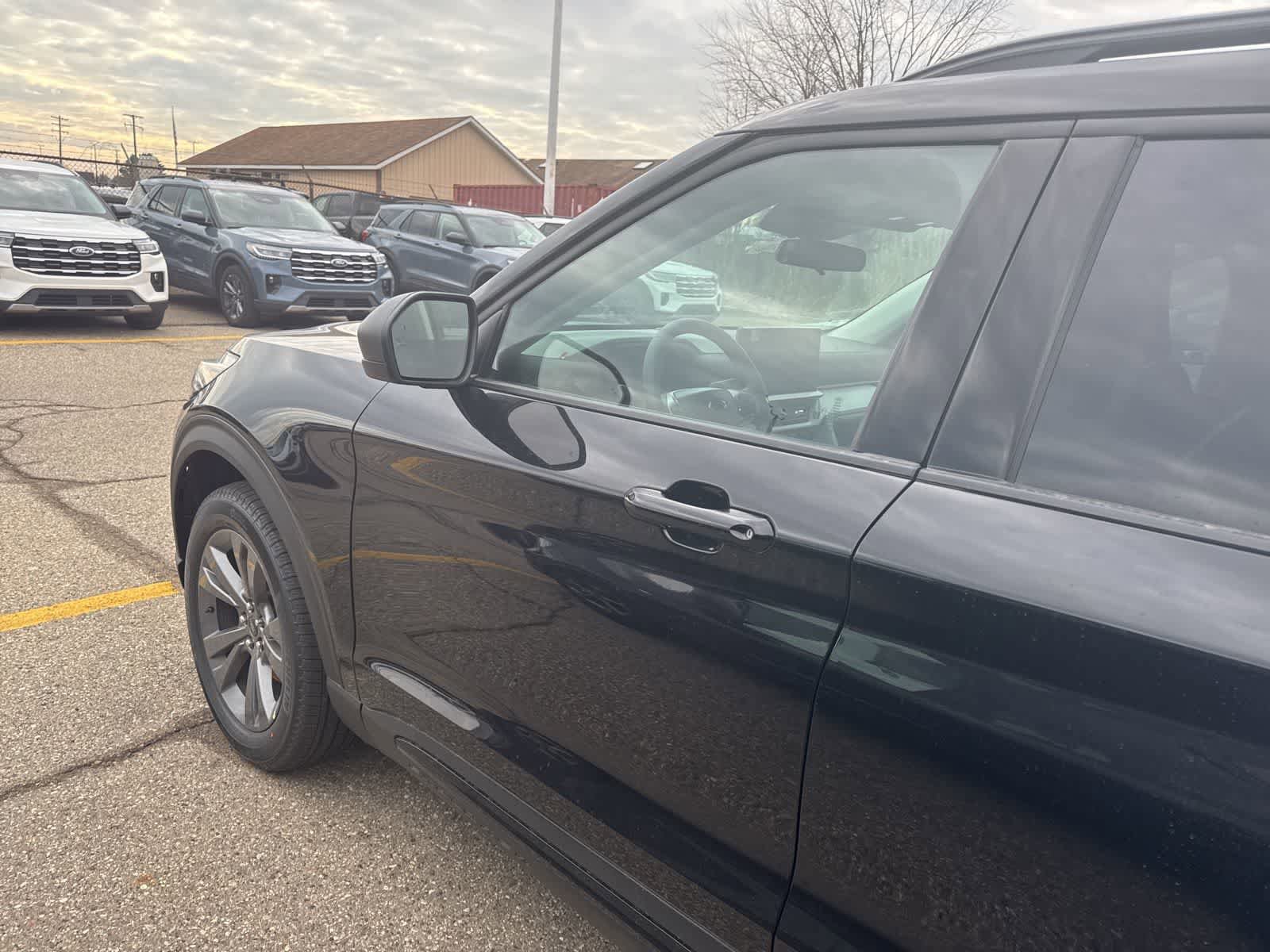 New 2026 Ford Explorer Active w/ Active Comfort Package AWD/4WD image 3