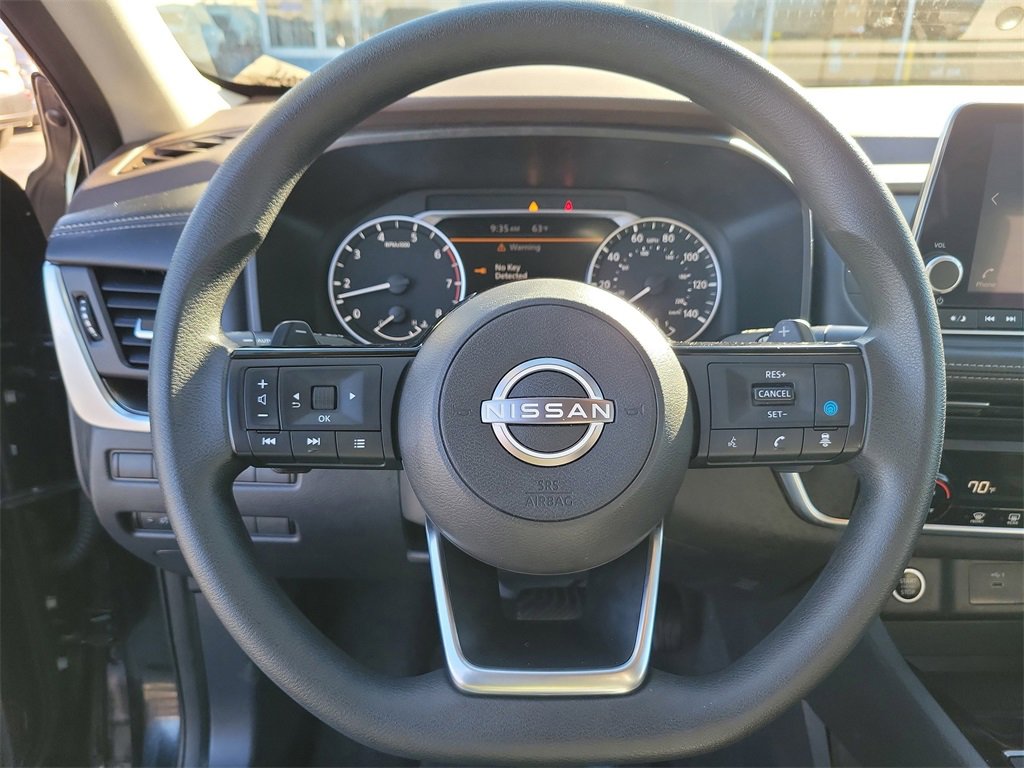 Used 2023 Nissan Rogue SV image 15