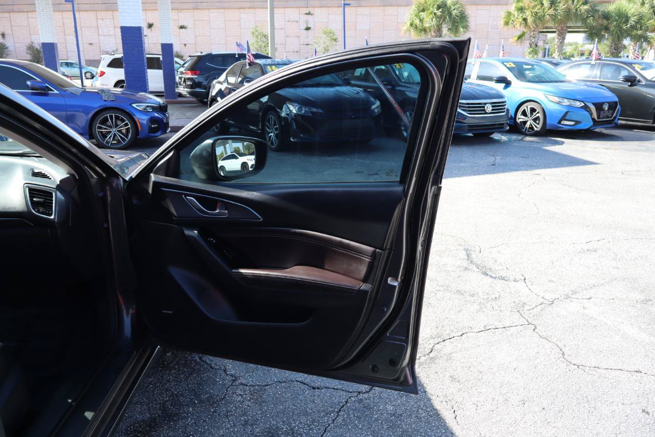 Used 2018 MAZDA MAZDA3 Grand Touring w/ Premium Equipment Package FWD image 14