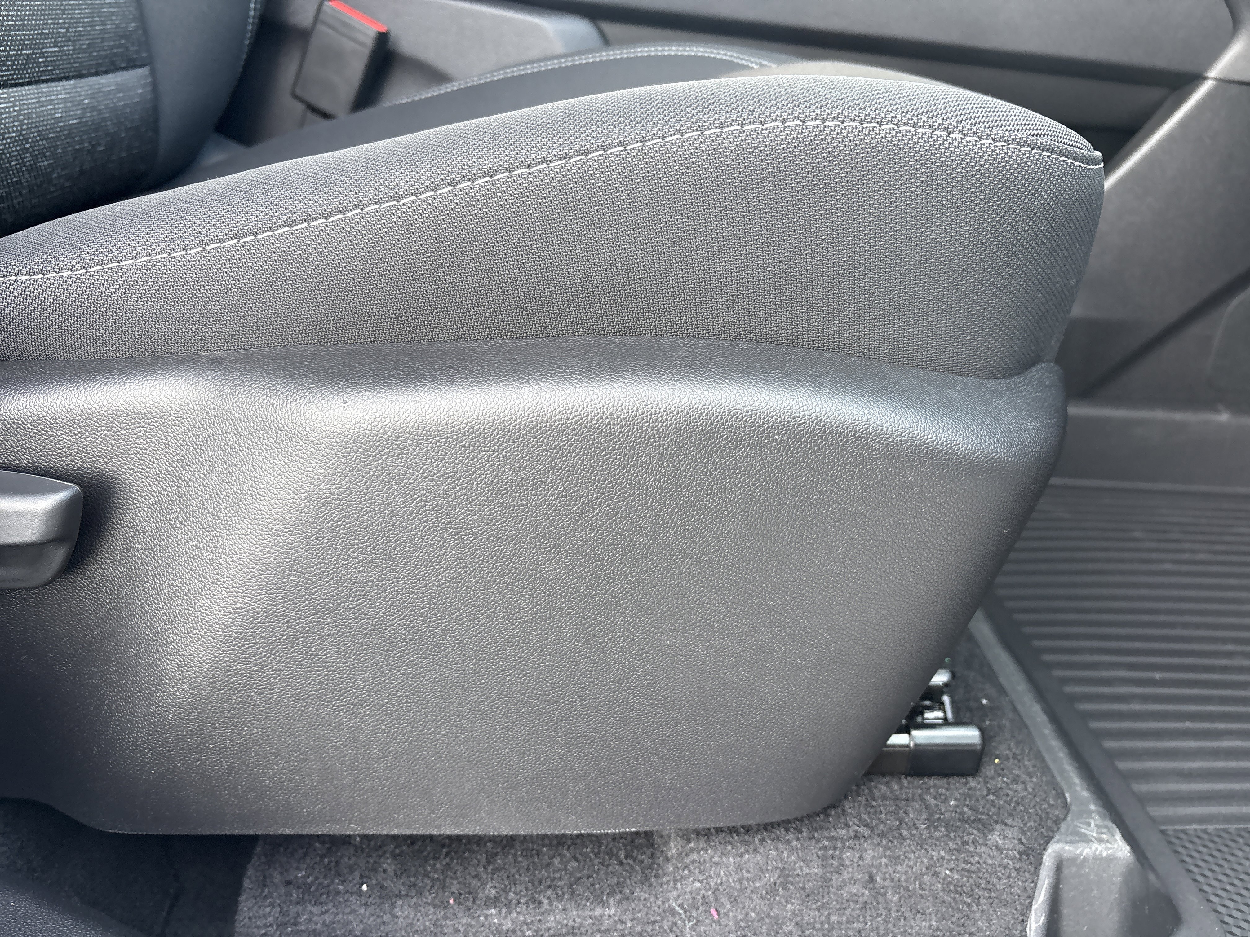 New 2026 Chevrolet Traverse LT w/ LPO, Floor Liner Package AWD/4WD image 28