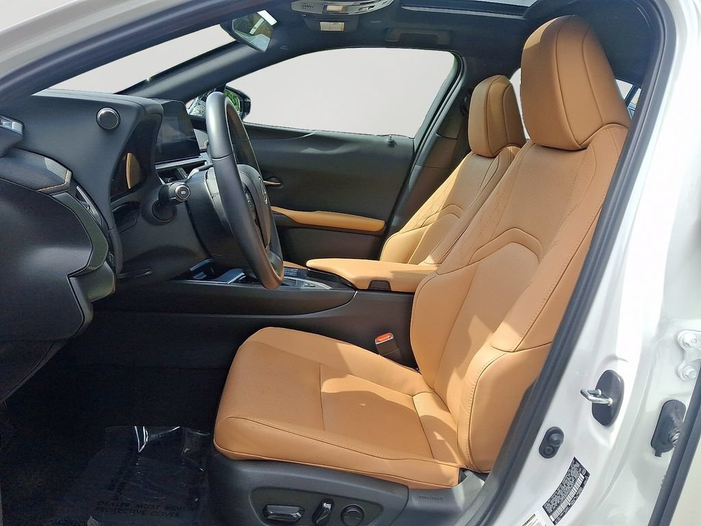Used 2024 Lexus UX 250h AWD w/ Premium Package image 15
