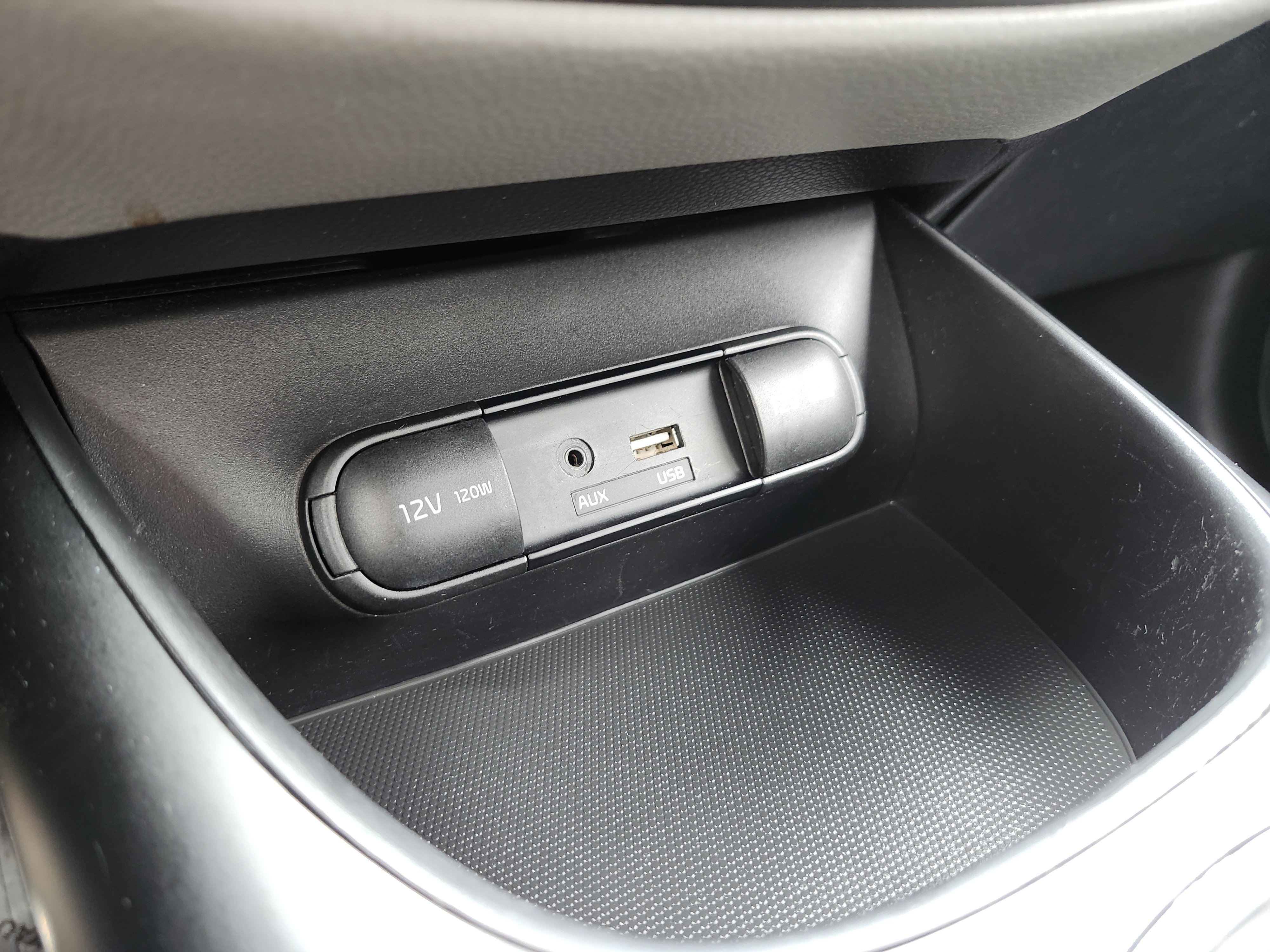 Used 2016 Kia Soul + image 7