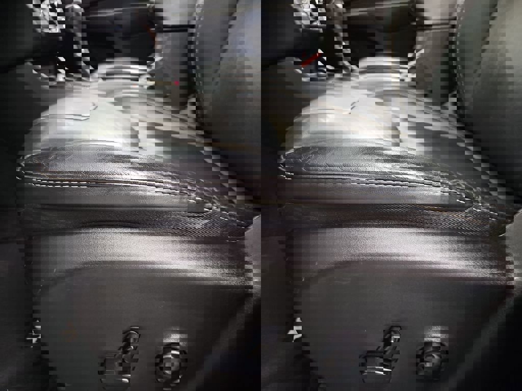 Used 2016 Jeep Cherokee Limited image 31