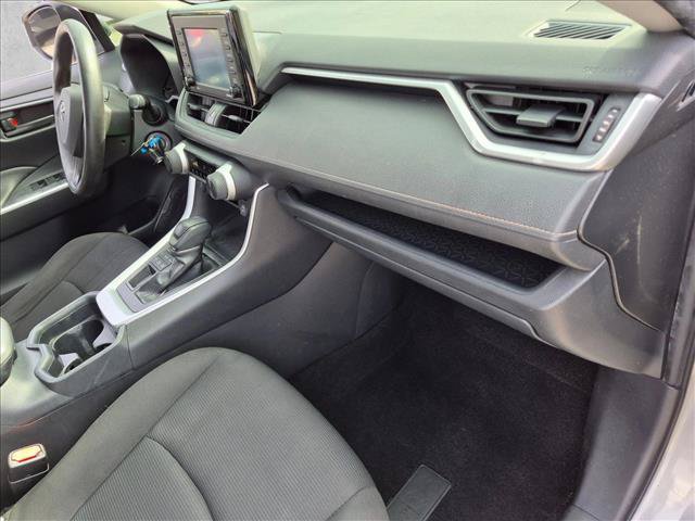 Used 2020 Toyota RAV4 LE AWD/4WD image 19