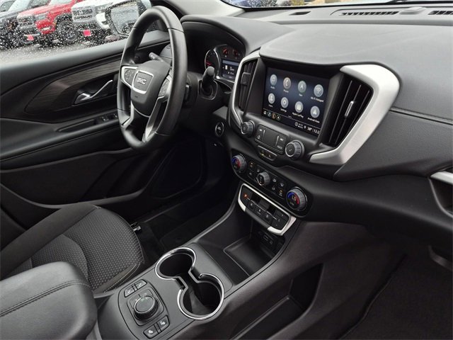 Used 2024 GMC Terrain SLE w/ Driver Convenience Package image 13