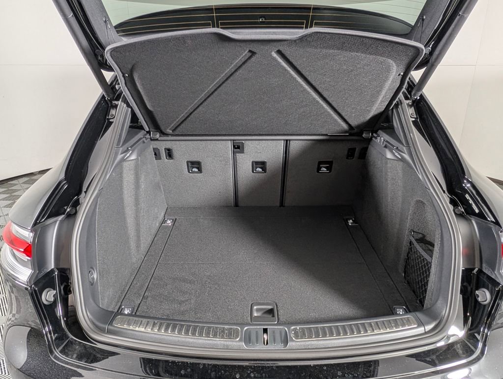 New 2026 Porsche Macan image 17