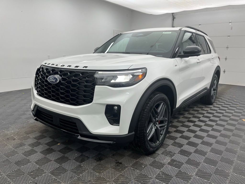 New 2026 Ford Explorer ST-Line w/ ST-Line Street Pack image 2