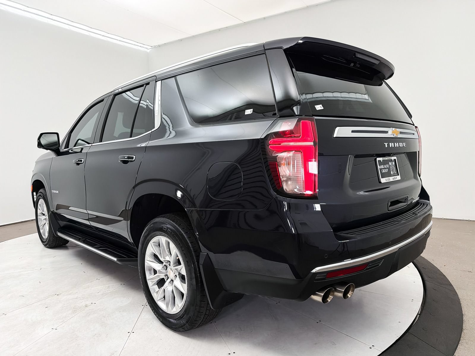 Used 2024 Chevrolet Tahoe Premier AWD/4WD image 14