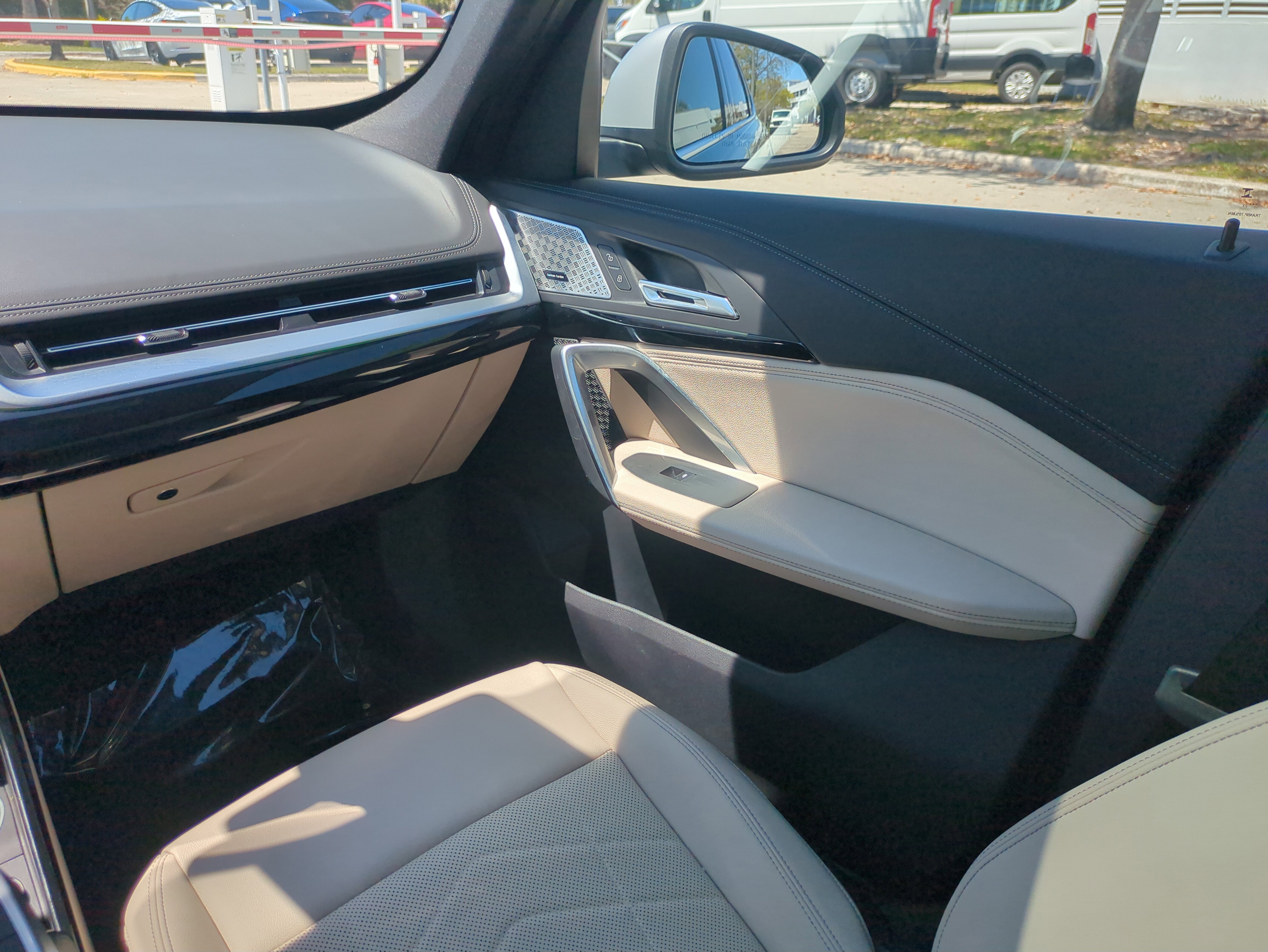 Used 2023 BMW X1 xDrive28i w/ Premium Package image 18