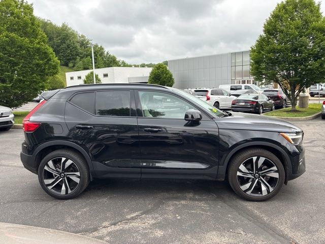 Used 2023 Volvo XC40 B5 Plus w/ Protection Package Premier AWD/4WD image 6