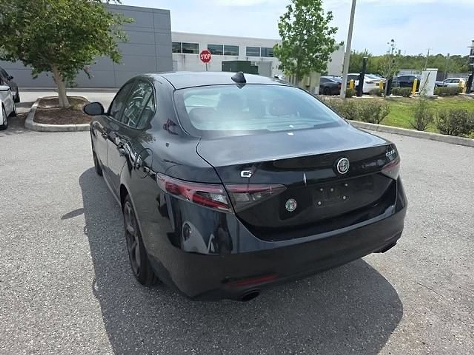 Used 2024 Alfa Romeo Giulia Ti w/ Performance Driving Package AWD/4WD image 5
