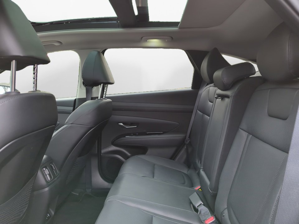 Certified 2025 Hyundai Tucson Limited image 15