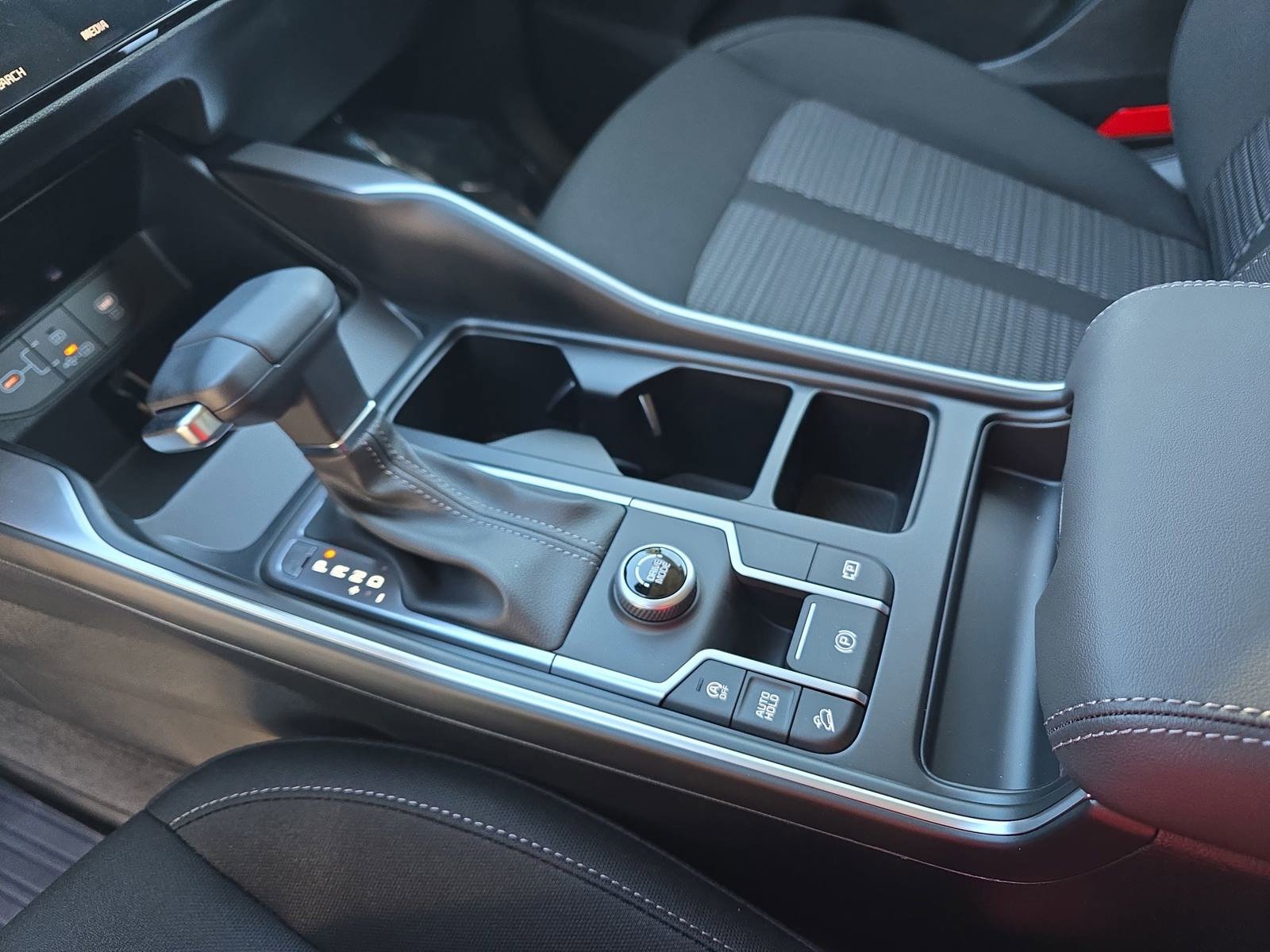 New 2026 Kia Sorento LX FWD image 27