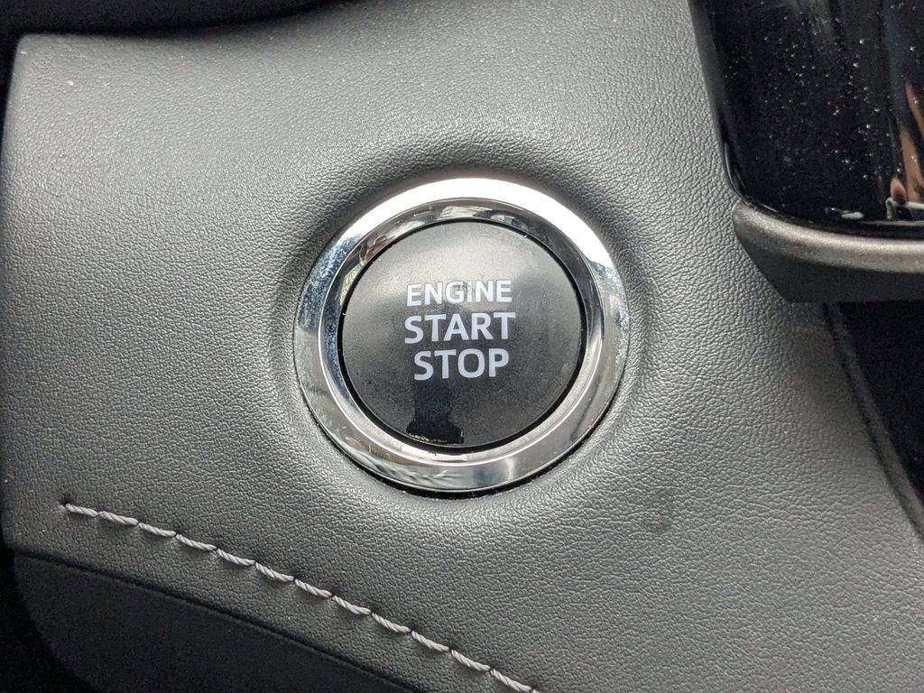 Used 2023 Toyota Highlander LE image 30