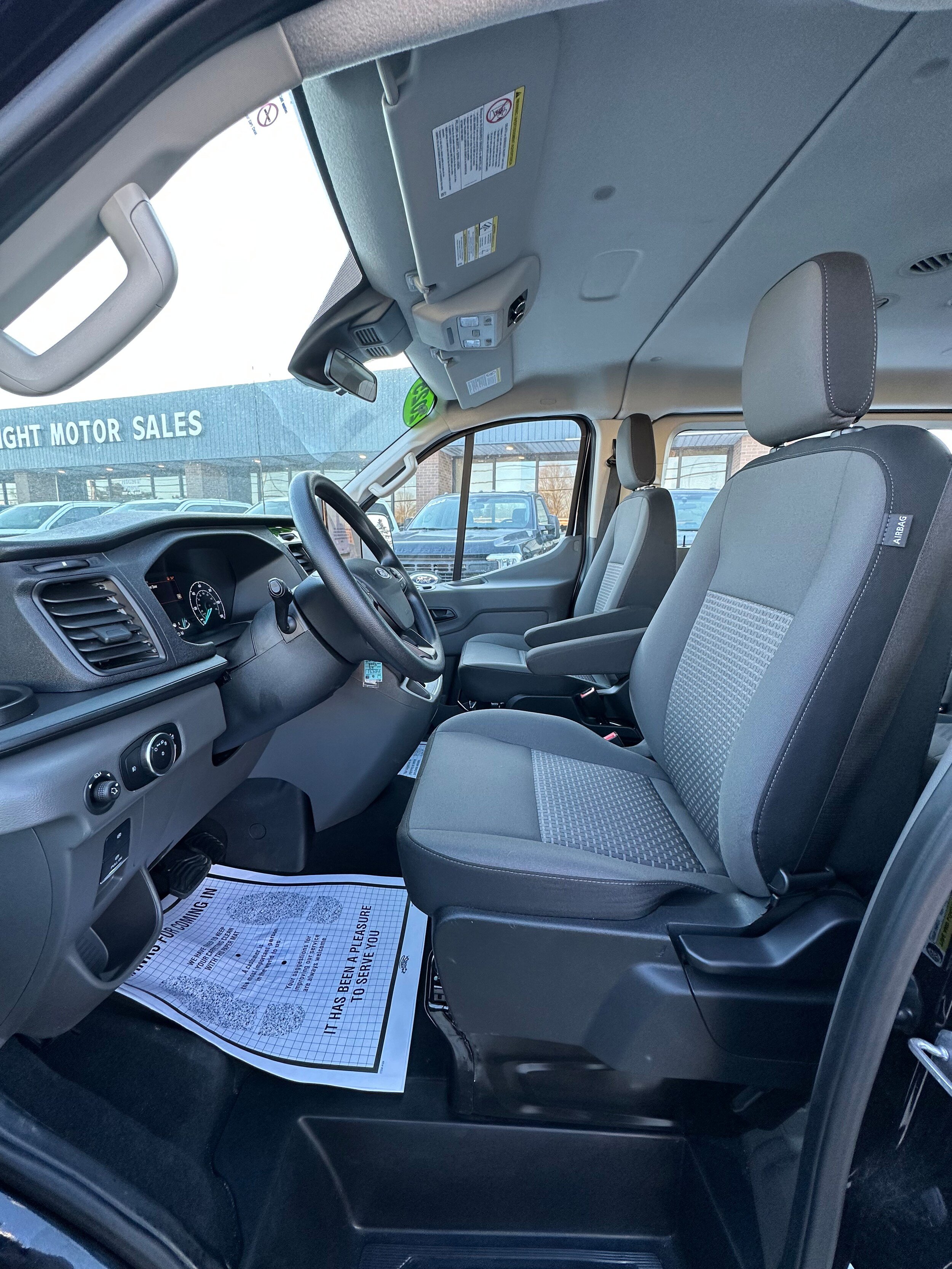 Used 2025 Ford Transit 350 XLT image 7