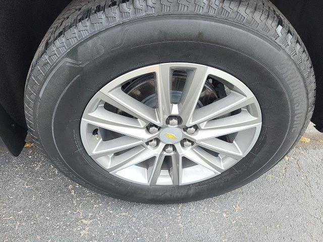 Used 2023 Chevrolet Traverse LT image 10