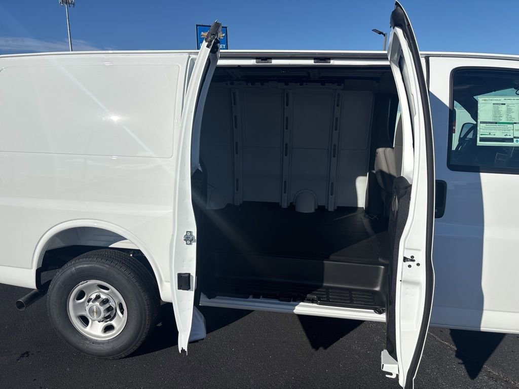 New 2025 Chevrolet Express 2500 w/ Driver Convenience Package RWD image 33