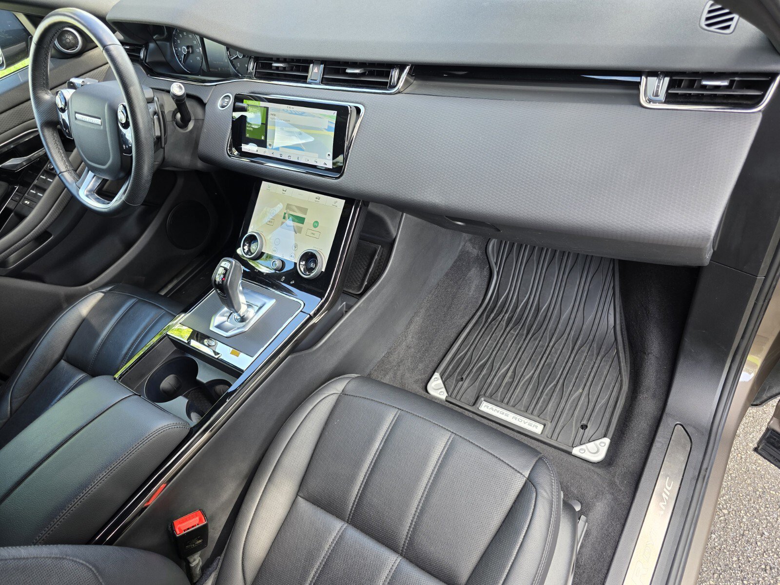 Used 2020 Land Rover Range Rover Evoque R-Dynamic S AWD/4WD image 27